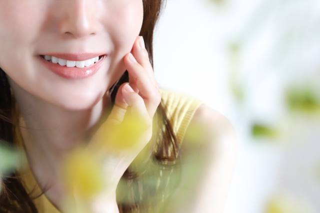 自然に笑える口元を、今から始めよう