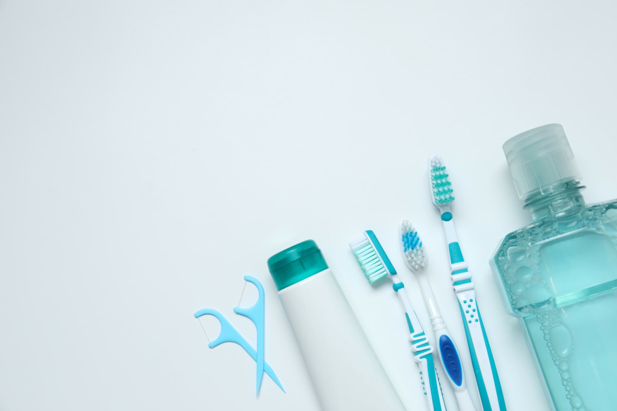 セラミックの歯を長く使い続けるためのケア用品